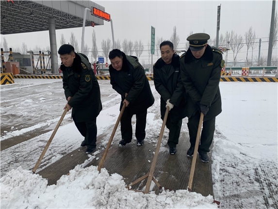 乐亭南除雪.jpg