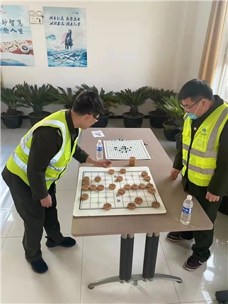 李洋---利用岗后时间下象棋.jpg